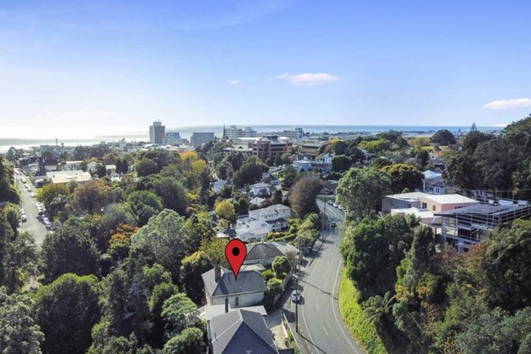 Photo of property in 44 Carrington Street, Lower Vogeltown, New Plymouth, 4310