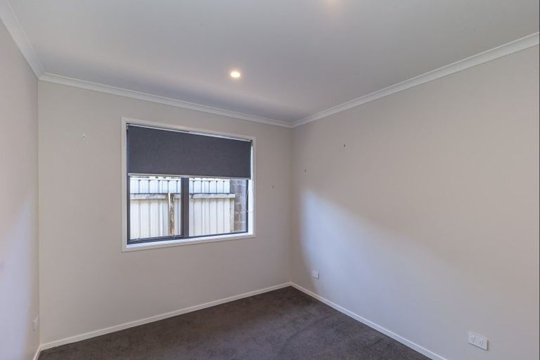 Photo of property in 30 Queenwood Road, Levin, 5510