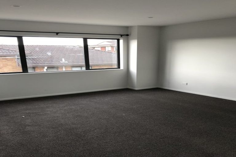 Photo of property in 1 Sophie Lane, Henderson, Auckland, 0612