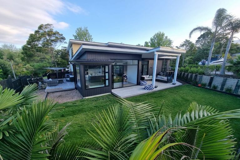 Photo of property in 4a Manon Crescent, Greenhithe, Auckland, 0632