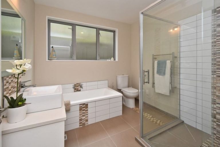 Photo of property in 11 Maurice Knowles Lane, Cashmere, Christchurch, 8022