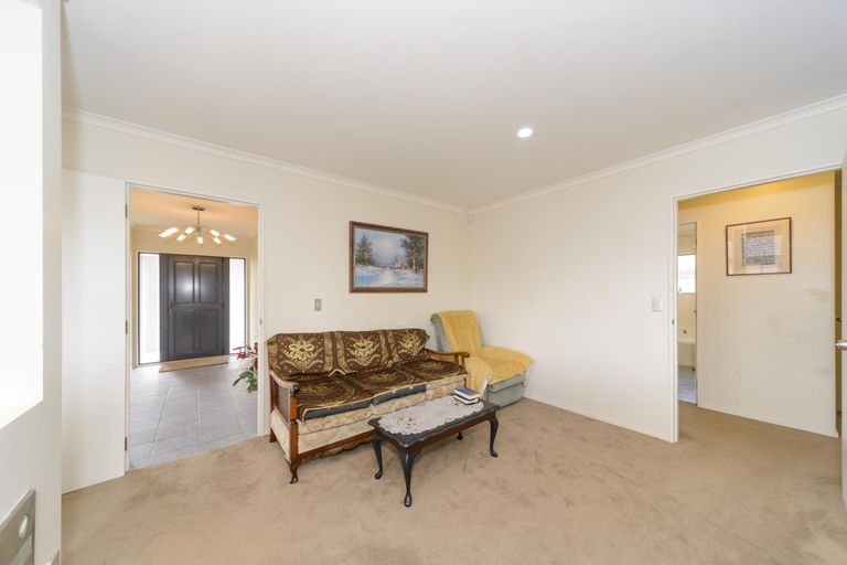 Photo of property in 22 Logan Way, Kelvin Grove, Palmerston North, 4414