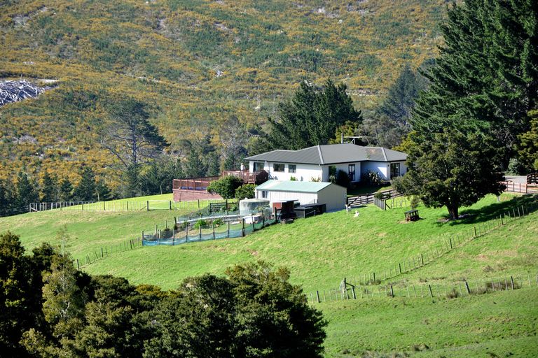 Photo of property in 440 Wharehine Road, Wharehine, Wellsford, 0973