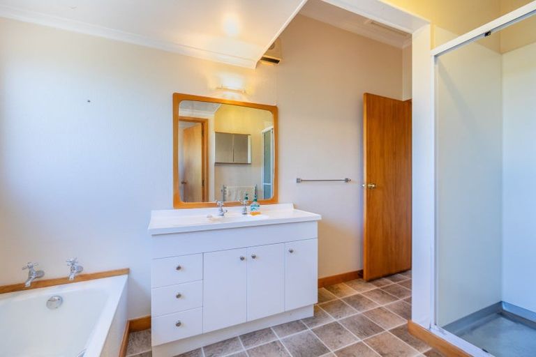 Photo of property in 39 Main Rd Clive, Clive, 4102