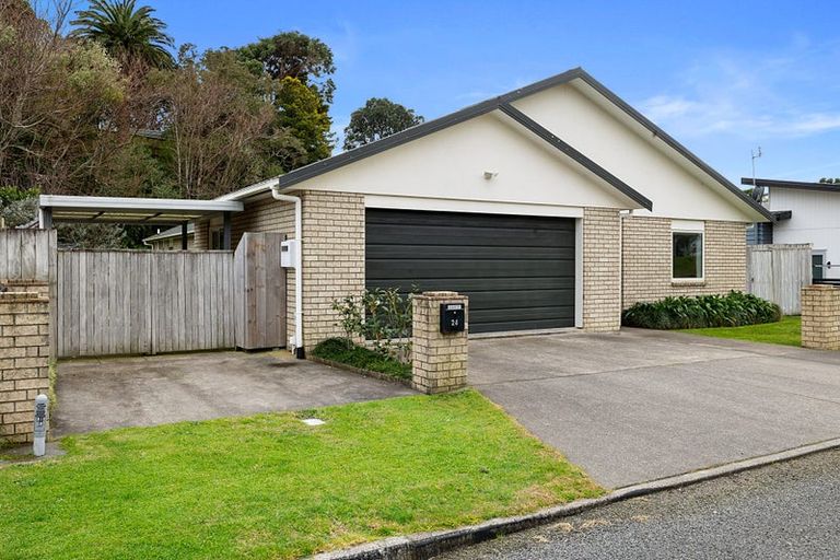 Photo of property in 24 Moulton Street, Moturoa, New Plymouth, 4310