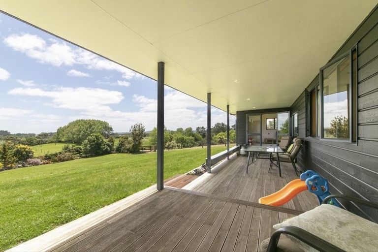 Photo of property in 166 Rimmer Road, Helensville, 0875