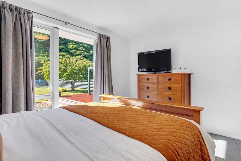 Photo of property in 65 Gillespies Road, Birchville, Upper Hutt, 5018