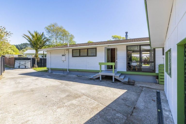 Photo of property in 30 Hookway Grove, Paraparaumu, 5032