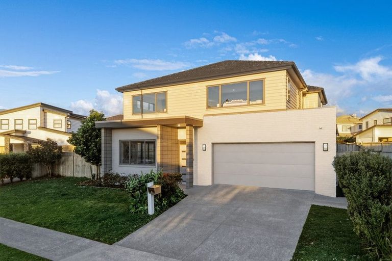 Photo of property in 16 Darion Drive, Flat Bush, Auckland, 2019