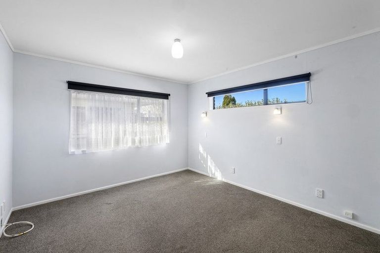 Photo of property in 14 Sandel Rise, Merrilands, New Plymouth, 4312