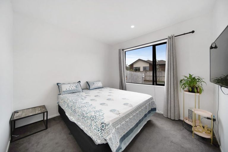 Photo of property in 11 Tuuhura Road, Pukekohe, 2120