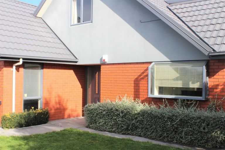 Photo of property in 183 Memorial Avenue, Burnside, Christchurch, 8053