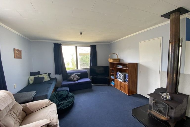 Photo of property in 12 Point Road, Mokau, 4376