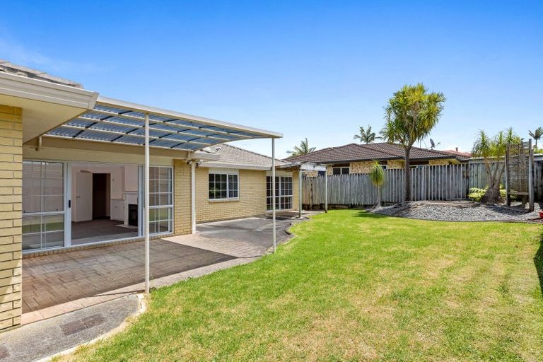 Photo of property in 75 Kath Hopper Drive, Orewa, 0931