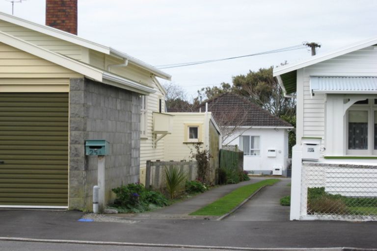 Photo of property in 25a Paynters Avenue, Strandon, New Plymouth, 4312
