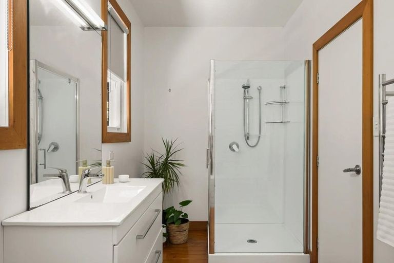 Photo of property in 60 Douglas Street, Okitu, Gisborne, 4010