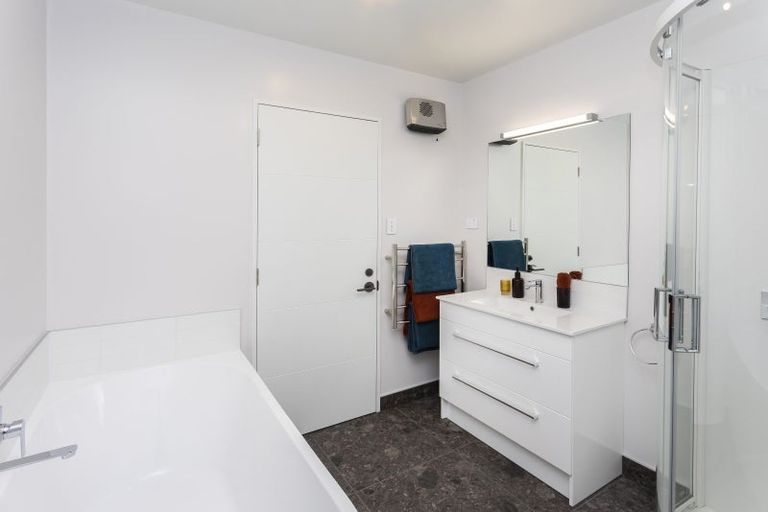 Photo of property in 25 Kakapo Lane, Redwood, Christchurch, 8051