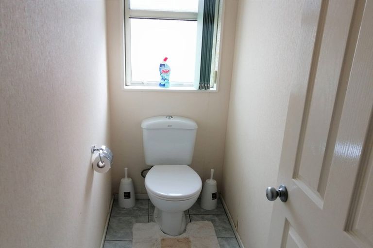 Photo of property in 14 Mellefont Close, East Tamaki Heights, Auckland, 2016