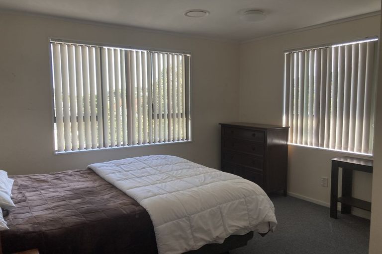 Photo of property in 18 Melrose Road, Island Bay, Wellington, 6023