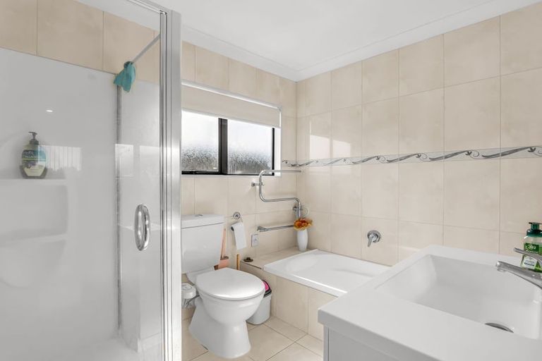 Photo of property in 9 Goh Place, Manurewa, Auckland, 2105