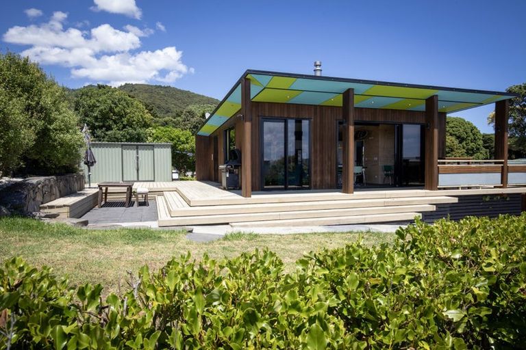 Photo of property in 14 Whaanga Road, Raglan, 3297