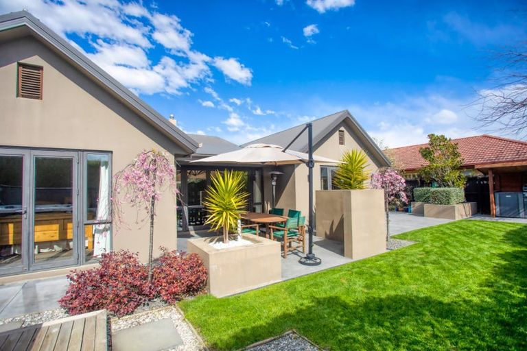 Photo of property in 19 Garforth Green, Halswell, Christchurch, 8025