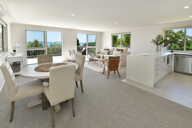 Photo of property in 966b Whangaparaoa Road, Manly, Whangaparaoa, 0930
