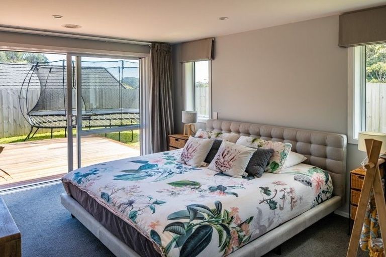 Photo of property in 68 Banks Boulevard, Whitby, Porirua, 5024