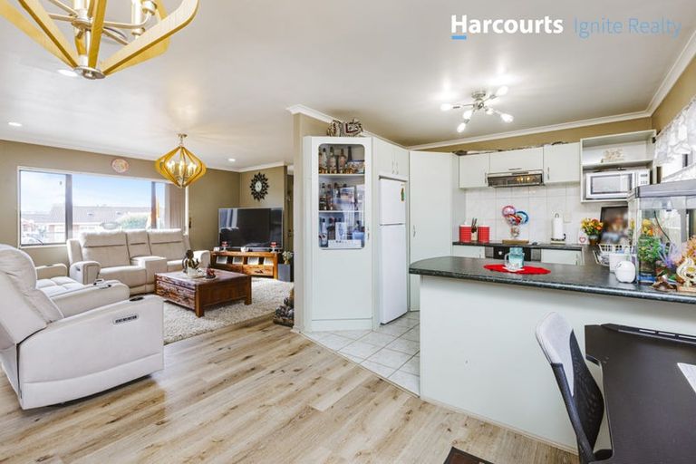 Photo of property in 48 Robert Ross Place, Clendon Park, Auckland, 2103