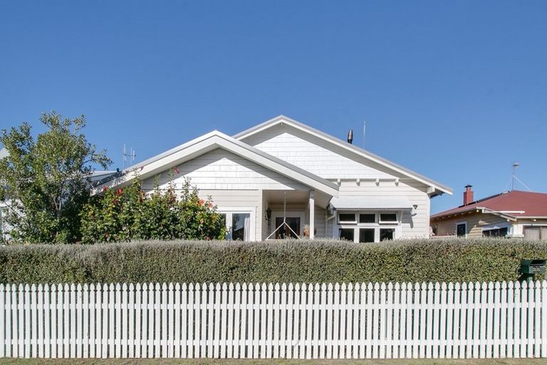 Photo of property in 28 Ashridge Road, Napier South, Napier, 4110