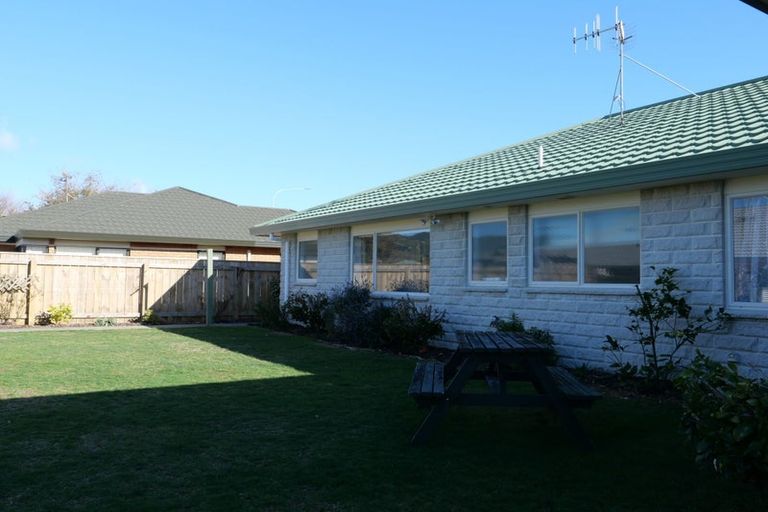 Photo of property in 69 Guildford Drive, Paraparaumu, 5032