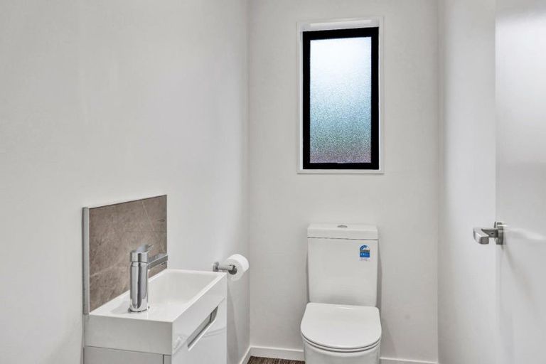 Photo of property in 7 Egmont Street, Hawera, 4610