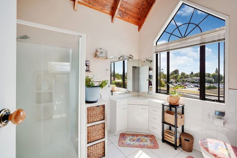 Photo of property in 2 Golf Grove, St Andrews, Hamilton, 3200