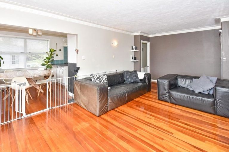 Photo of property in 15 Rembrandt Place, Opaheke, Papakura, 2113