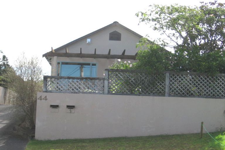 Photo of property in 1/44 Seaview Road, Castor Bay, Auckland, 0620