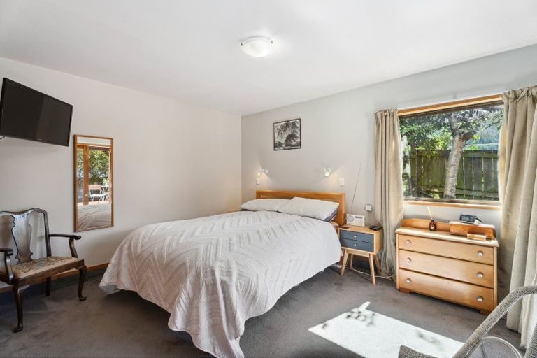 Photo of property in 7 Wynyard Crescent, Fernhill, Queenstown, 9300