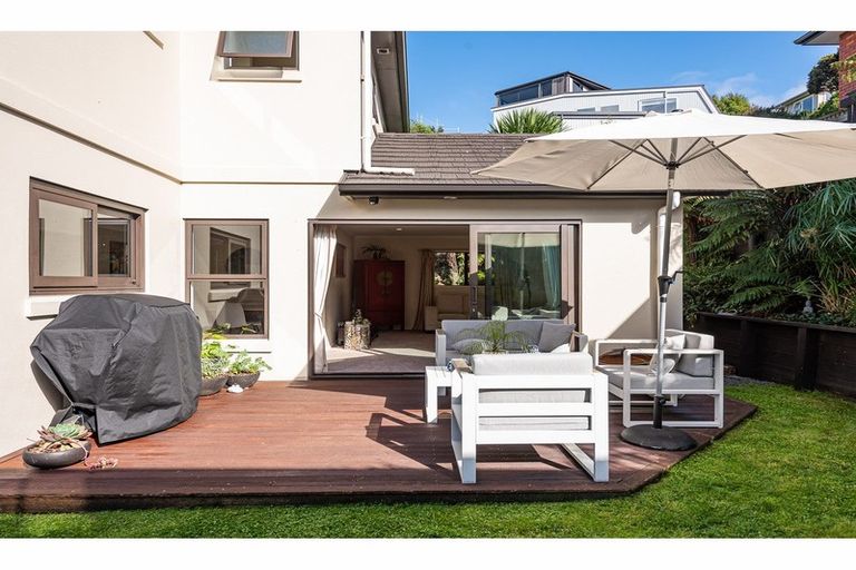 Photo of property in 12 Whitu Street, Khandallah, Wellington, 6035