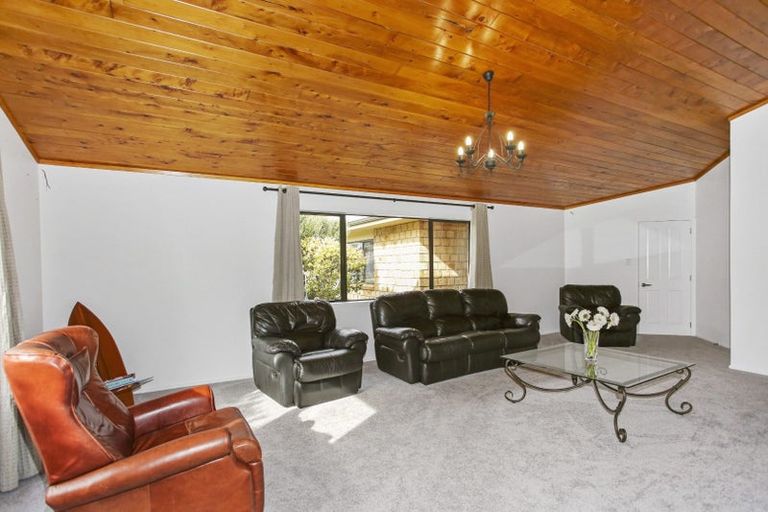 Photo of property in 4 Vela Place, Clarks Beach, 2122