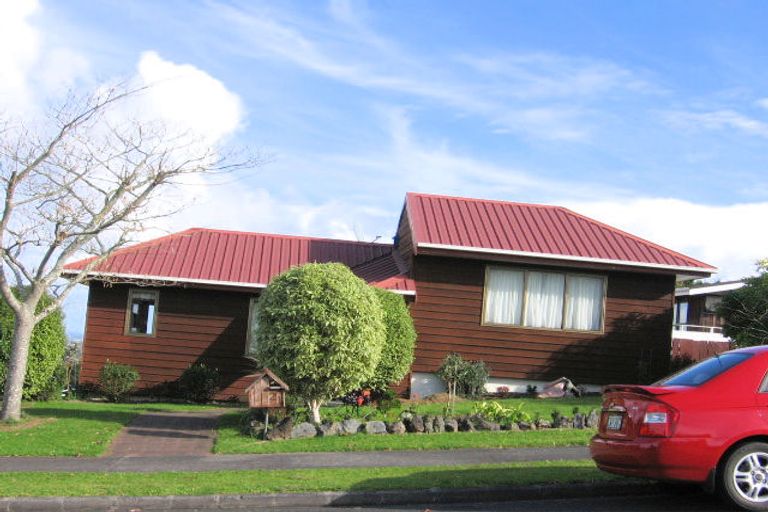 Photo of property in 2/21 Calluna Crescent, Totara Heights, Auckland, 2105