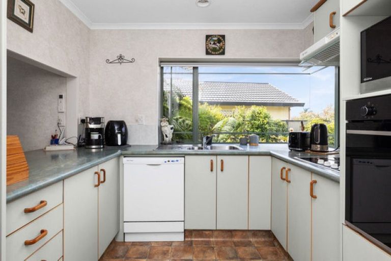 Photo of property in 10 Rosehill Way, Taradale, Napier, 4112