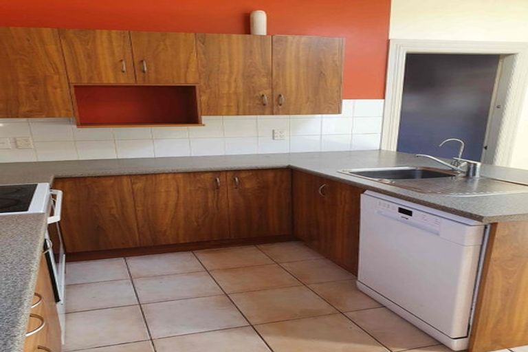 Photo of property in 81 Glenpark Avenue, Mornington, Dunedin, 9011