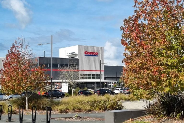 Photo of property in 3/100 Royal Road, Massey, Auckland, 0614