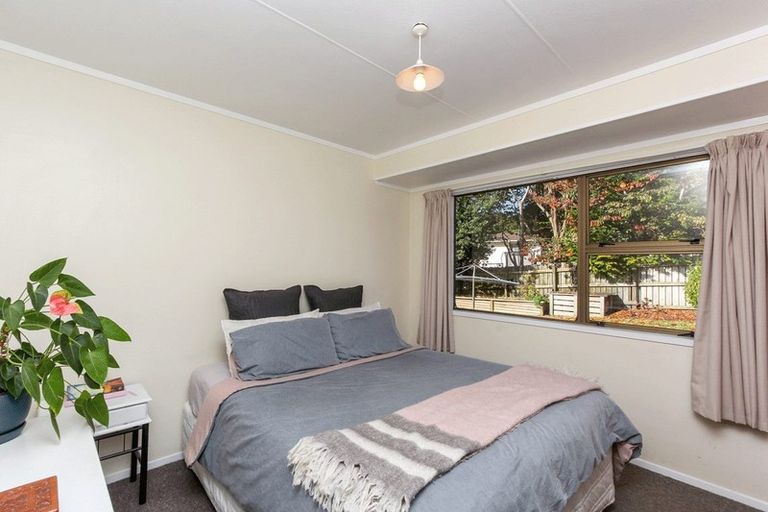 Photo of property in 9 Elgin Grove, Merrilands, New Plymouth, 4312