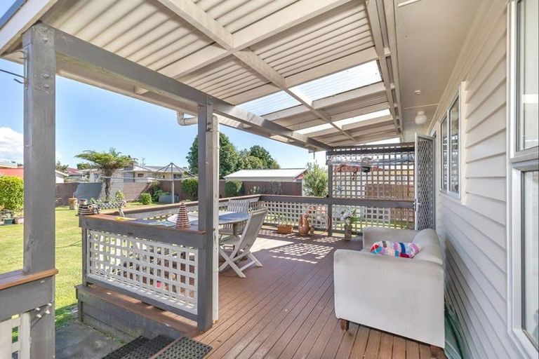 Photo of property in 12 Ross Street, Levin, 5510