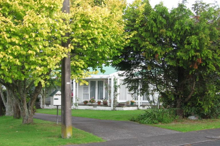 Photo of property in 85 Tiroroa Avenue, Te Atatu South, Auckland, 0610