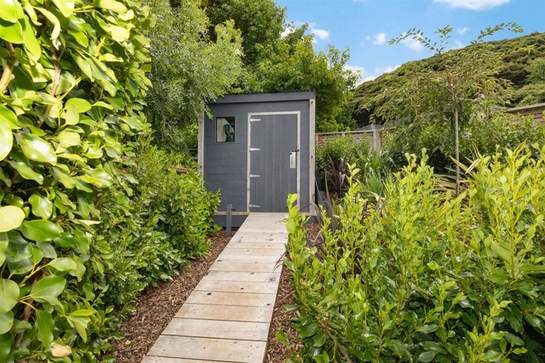 Photo of property in 31 Mooring Close, Whitby, Porirua, 5024