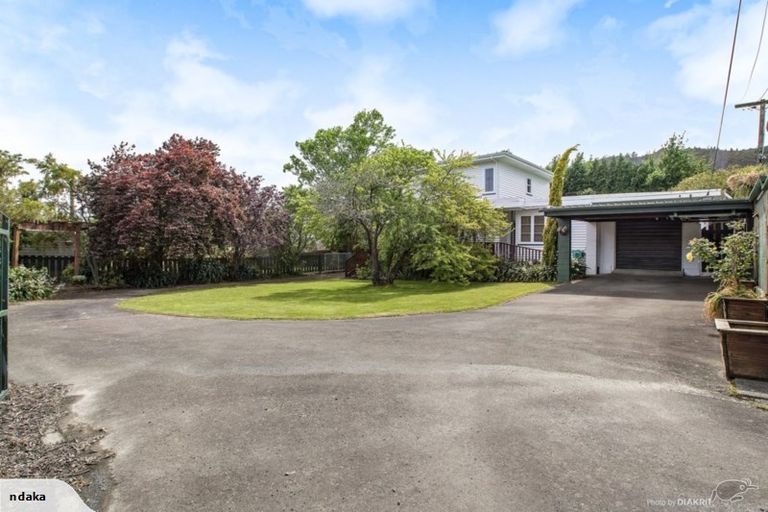 Photo of property in 337 Stokes Valley Road, Stokes Valley, Lower Hutt, 5019