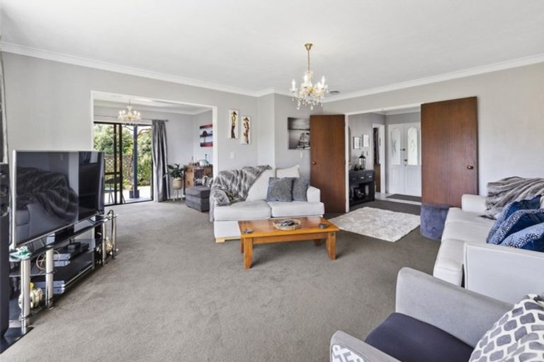 Photo of property in 7 Observatory Close, Whitby, Porirua, 5024