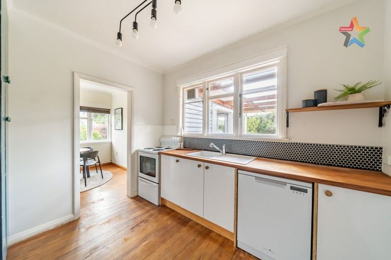 Photo of property in 7 Tawhai Street, Stokes Valley, Lower Hutt, 5019