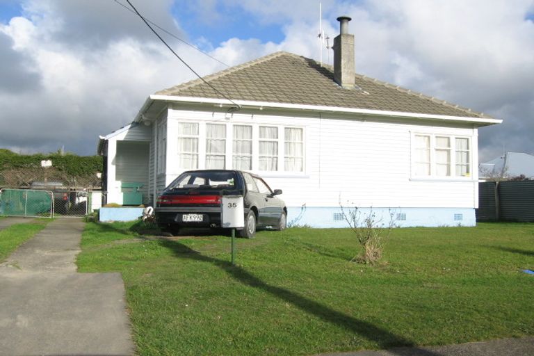 Photo of property in 35 Taylor Avenue, Feilding, 4702